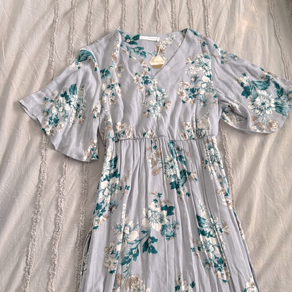 NWT Pink Blush Floral Dress Size M